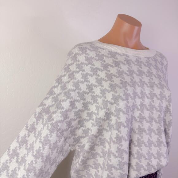 T Tahari Houndstooth Cashmere Blend Knit Sweater Gray Fall Chic Old Money XL NWT - Picture 2 of 9